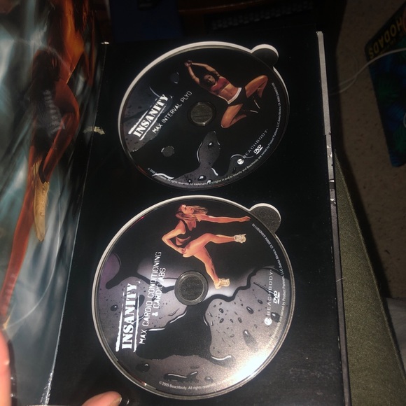Insanity exercise tapes - Picture 6 of 6